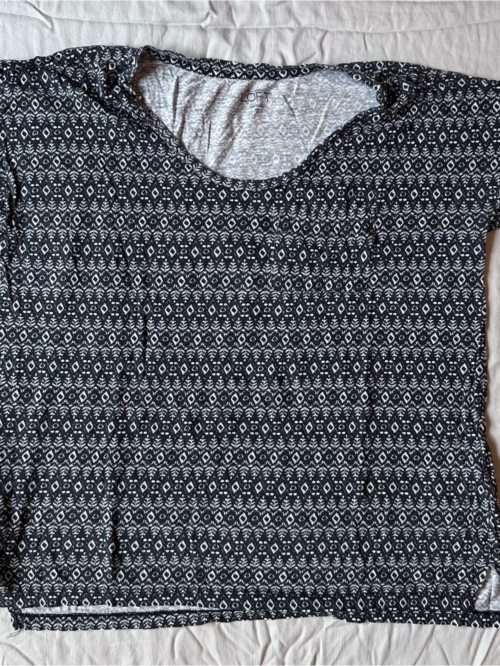 LOFT Black and White Patterned Short Sleeve Top